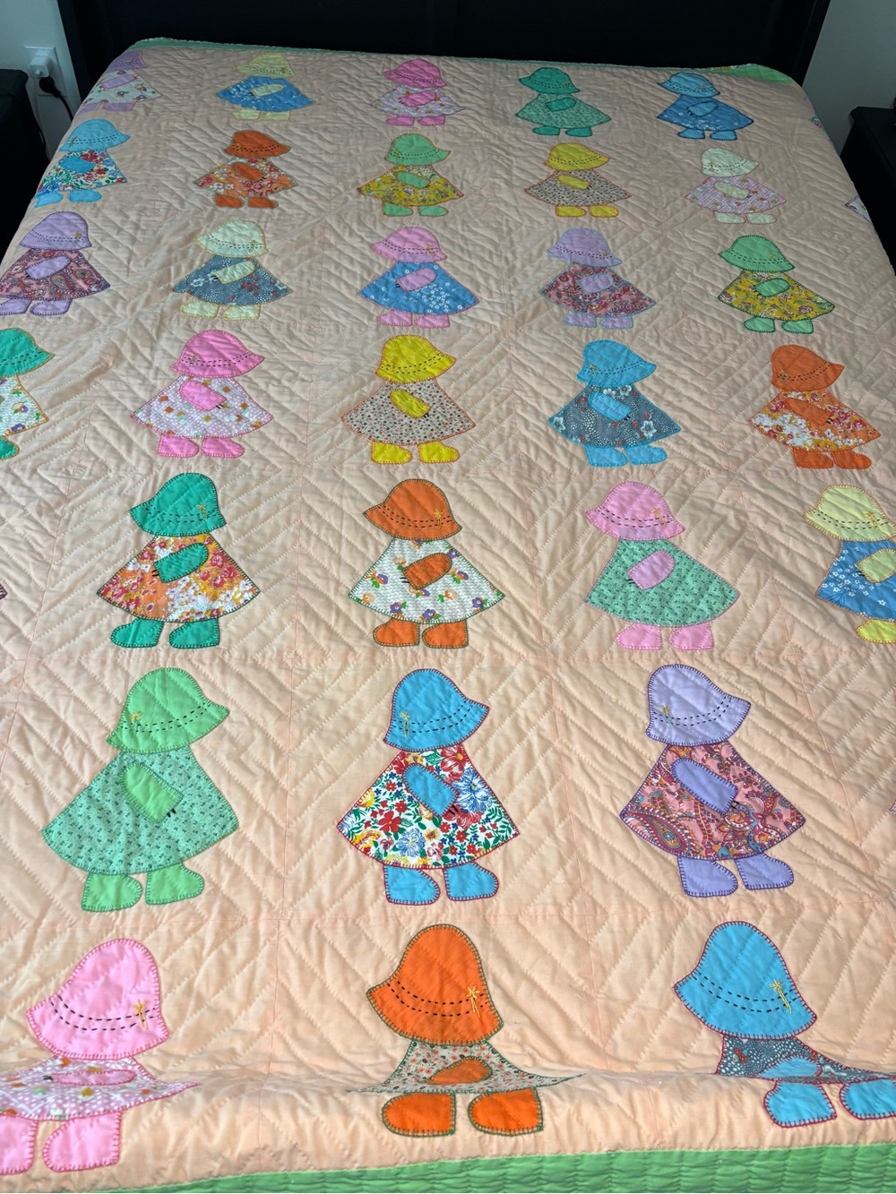 Vintage Sunbonnet Sue Handmade Quilt Multicolor Patchwork Cottagecore 90x74”